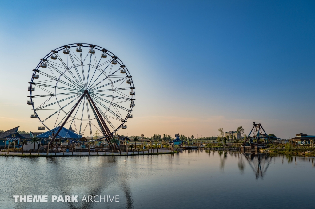 Alzanu's Eye Ferris Wheel at Lost Island