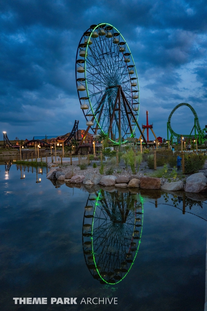 Alzanu's Eye Ferris Wheel at Lost Island