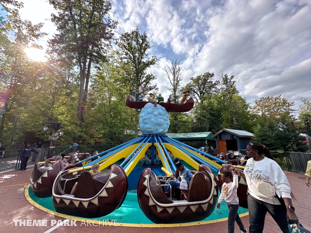 Flying Canoes at Canada's Wonderland