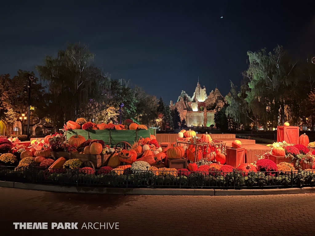 International Street at Canada's Wonderland