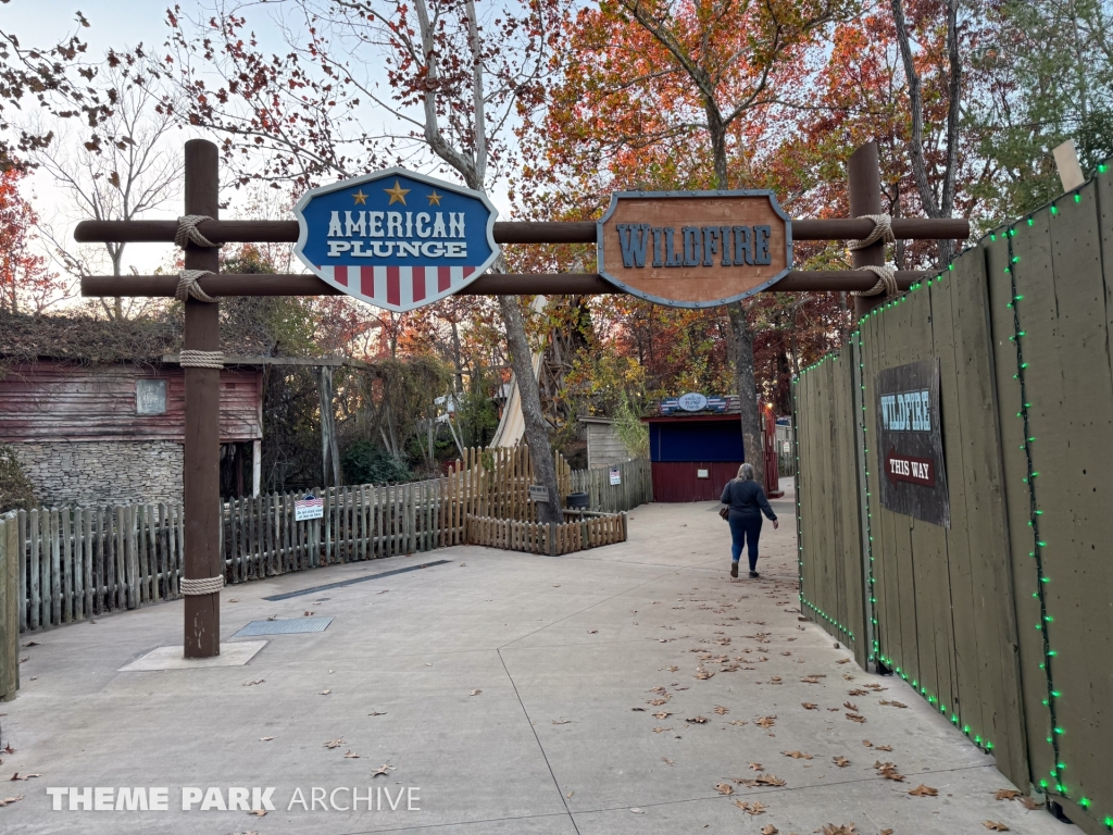 Hugo's Hill Street at Silver Dollar City