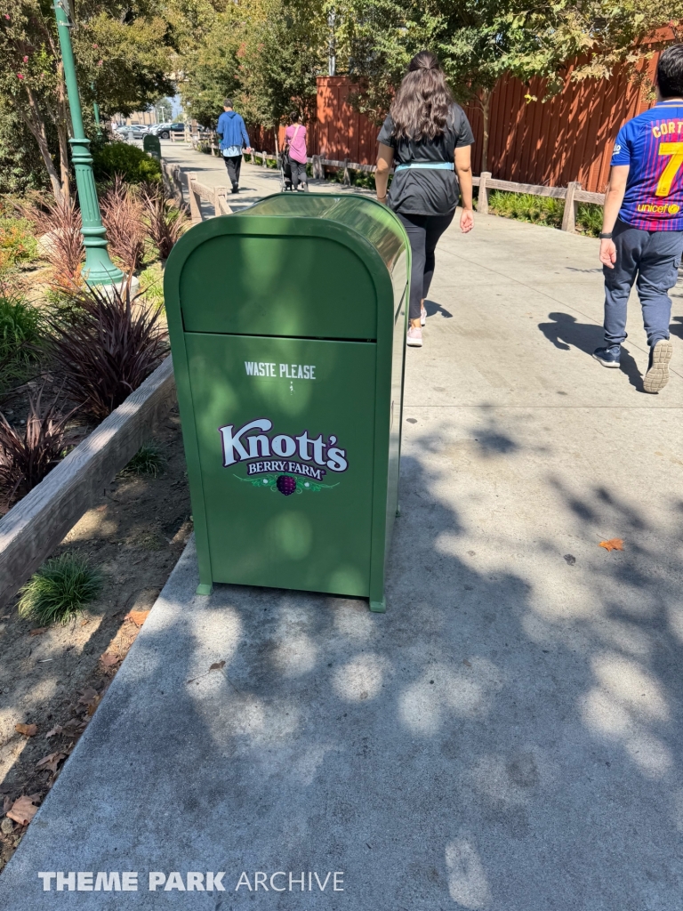 Parking at Knott's Berry Farm