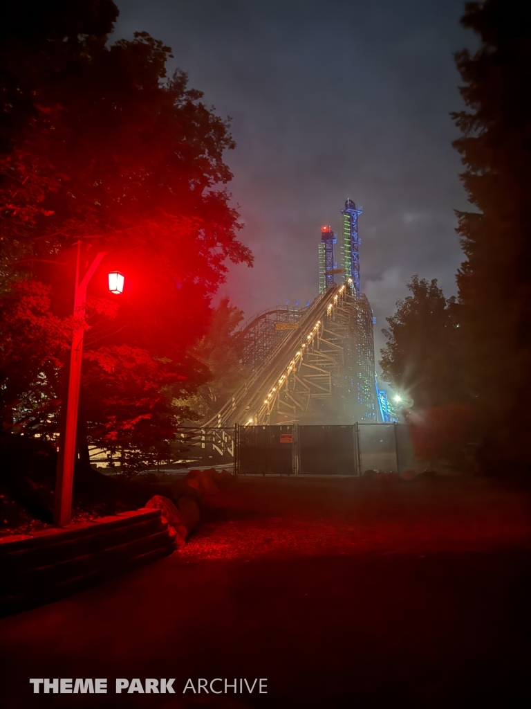 Tremors at Silverwood Theme Park and Boulder Beach Waterpark