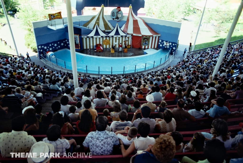 Seal and Otter Stadium at SeaWorld Ohio