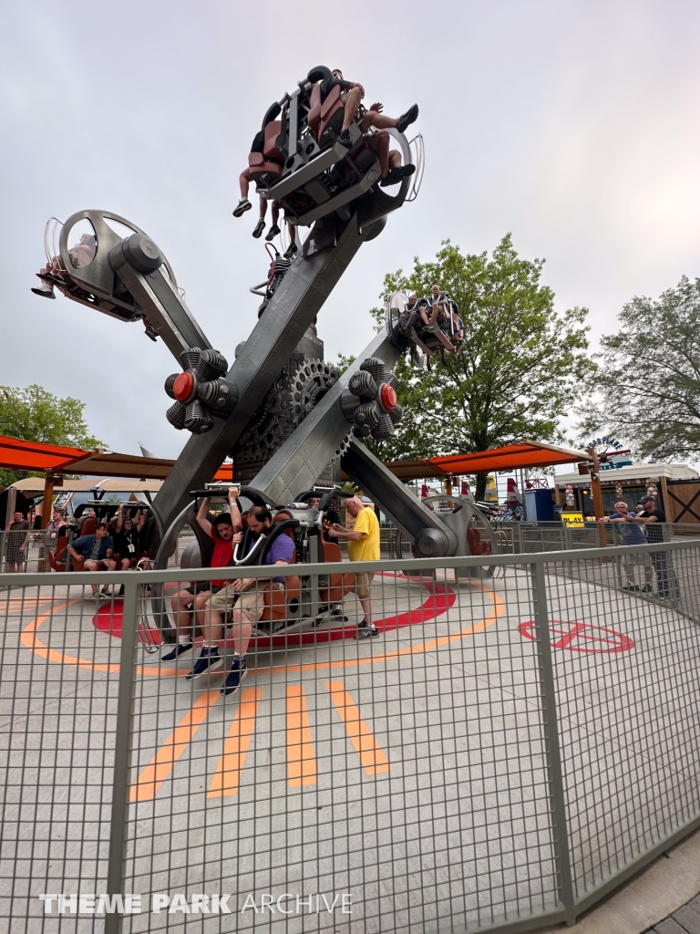 Gear Spin at Carowinds