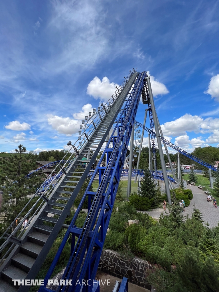 Alpina Blitz at Nigloland