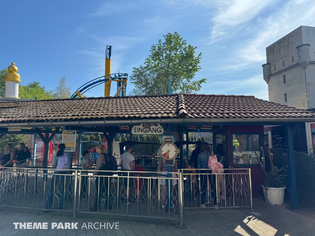 Oldtimer Fahrt at Fantasiana Erlebnispark Strasswalchen