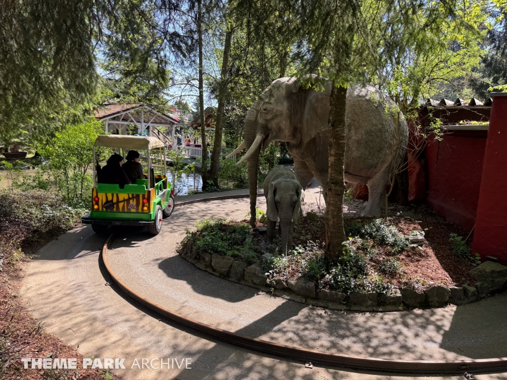 Jeepfahrt at Fantasiana Erlebnispark Strasswalchen