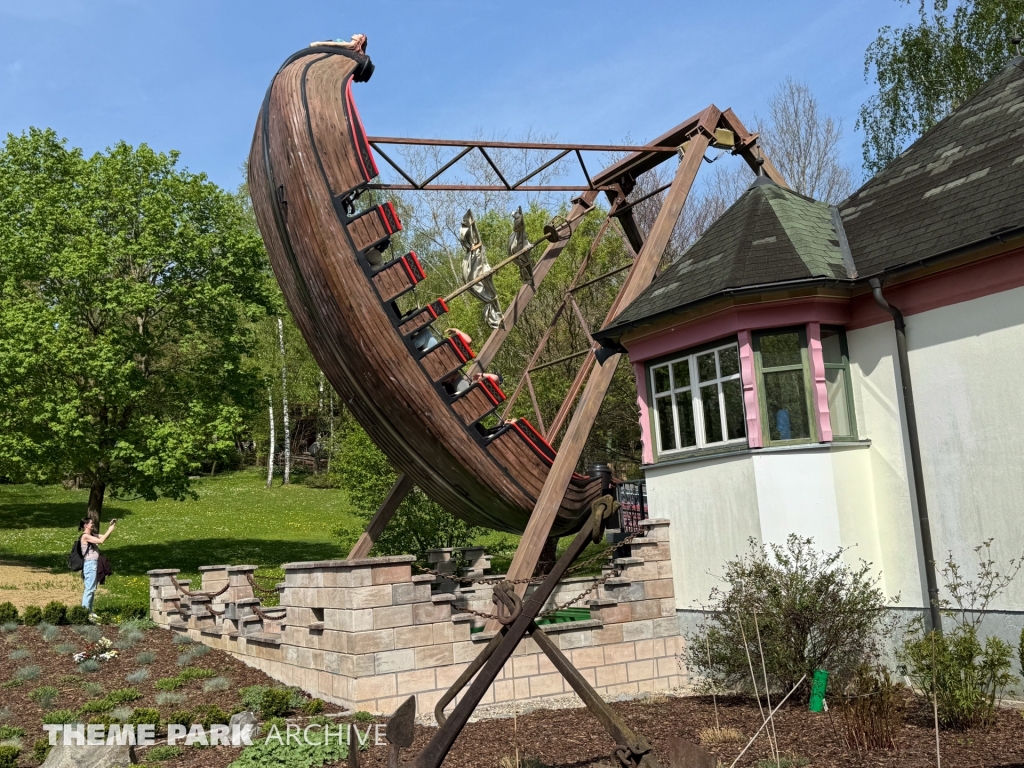 Schaukelschiff at Bayern Park