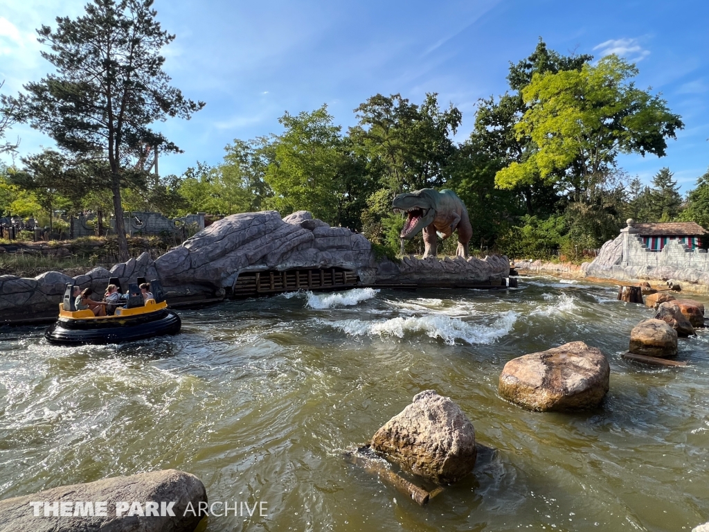 Roaring River at Holiday Park