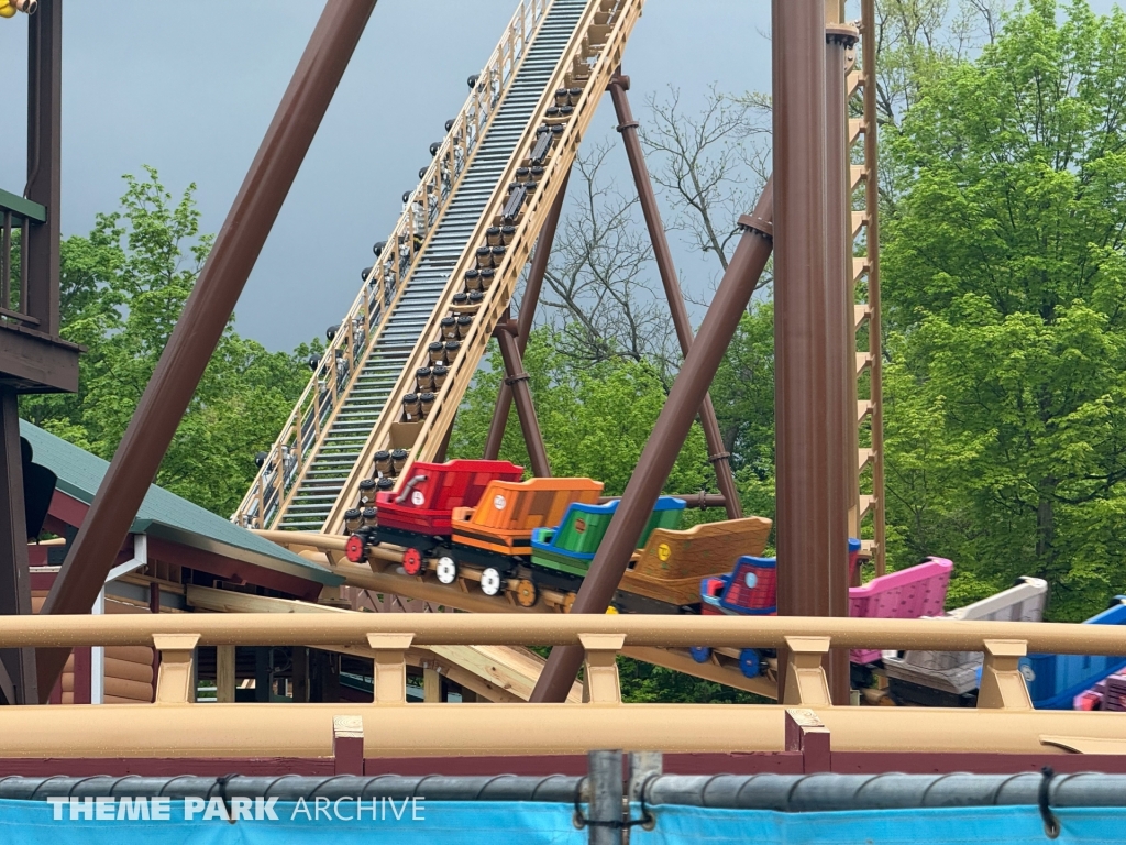 Snoopy's Soap Box Racers at Kings Island