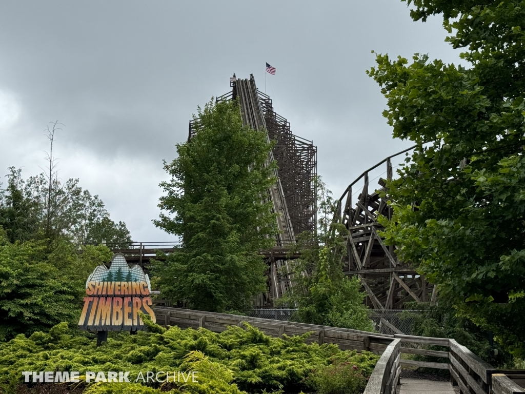 Shivering Timbers at Michigan's Adventure