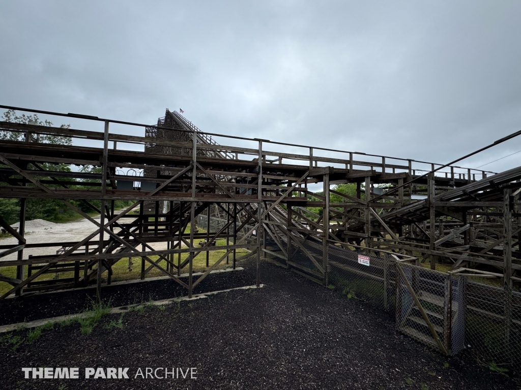 Shivering Timbers at Michigan's Adventure