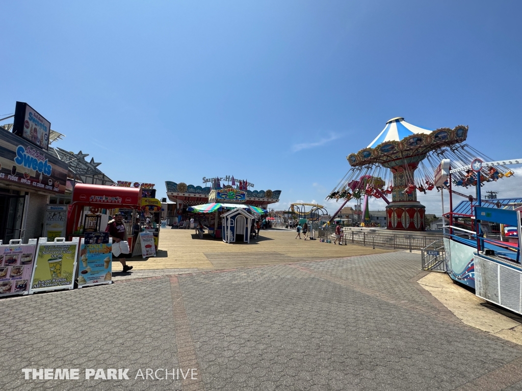 Wave Swinger at Jenkinson's Boardwalk