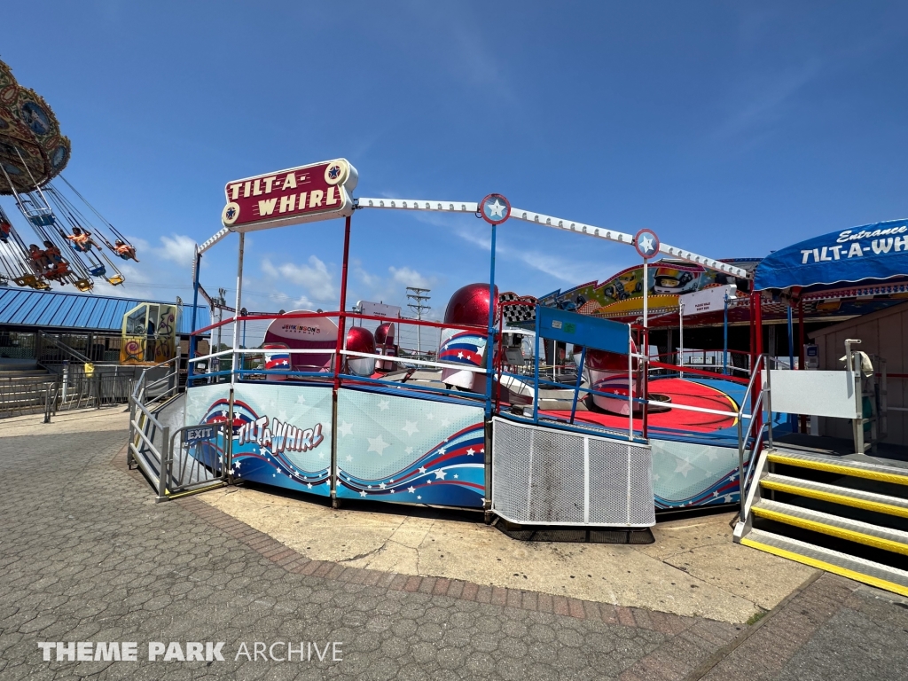 Tilt a Whirl at Jenkinson's Boardwalk