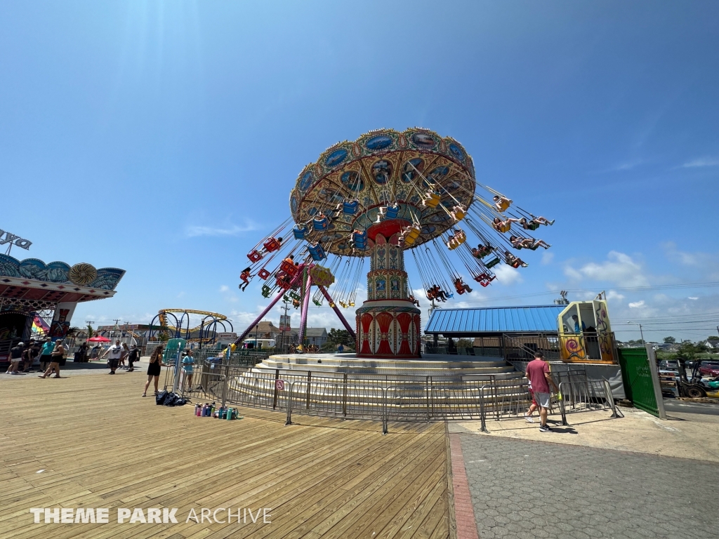 Wave Swinger at Jenkinson's Boardwalk