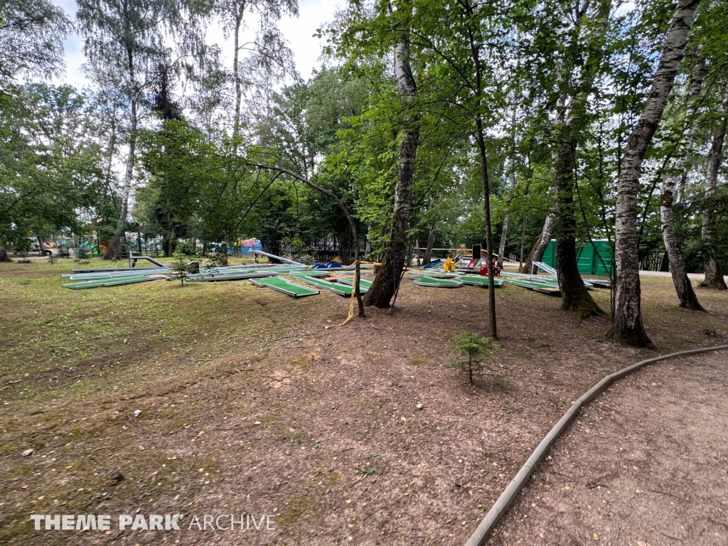 Mini Golfas at Raubonių Parkas