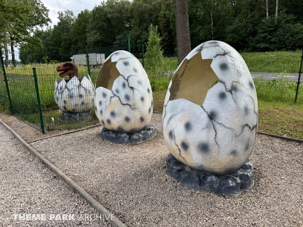 Dinozaurų Parkas at Raubonių Parkas