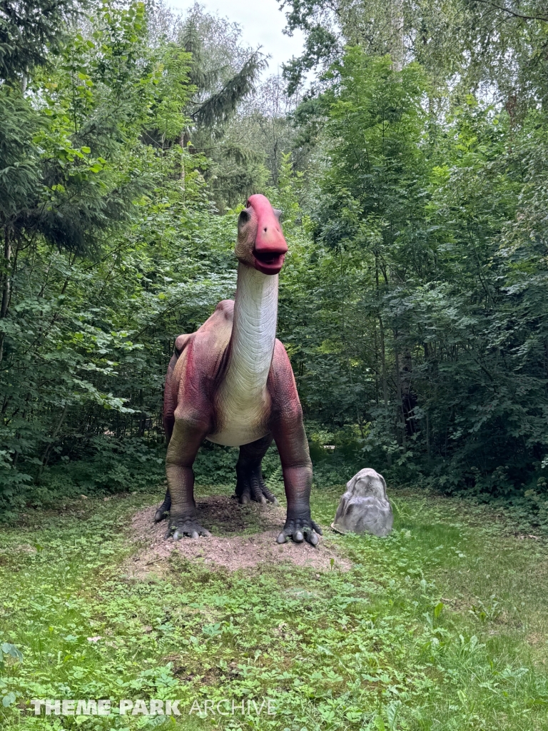 Dinozaurų Parkas at Raubonių Parkas