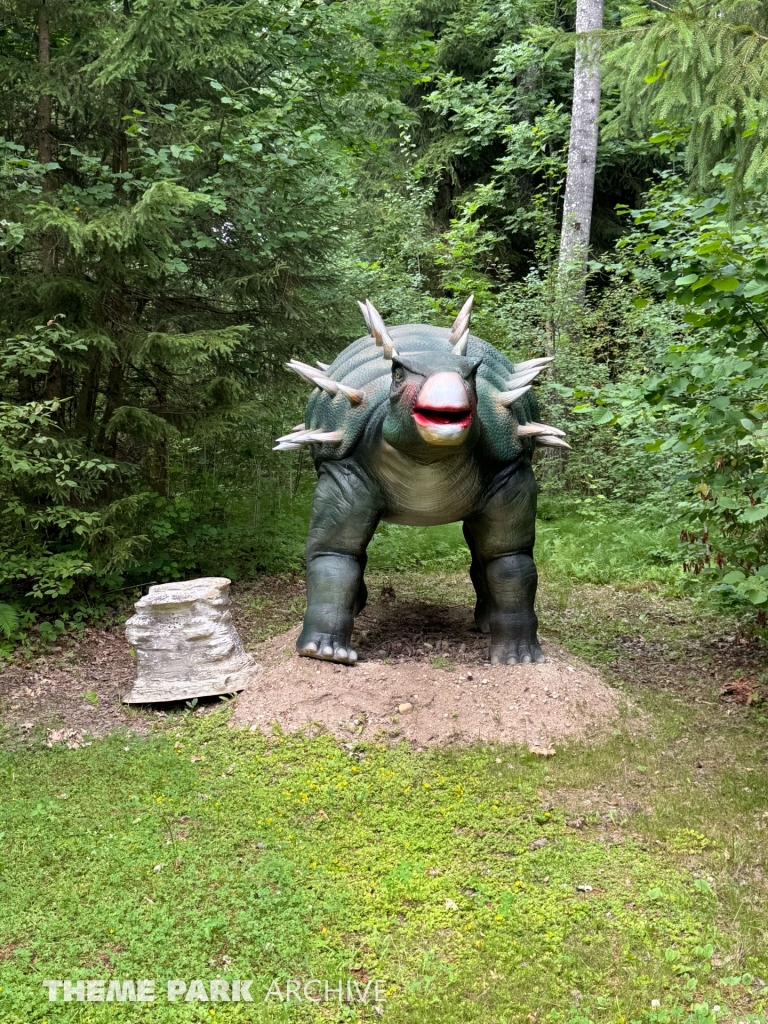 Dinozaurų Parkas at Raubonių Parkas