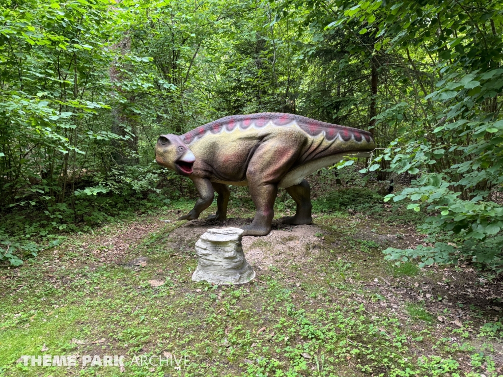 Dinozaurų Parkas at Raubonių Parkas