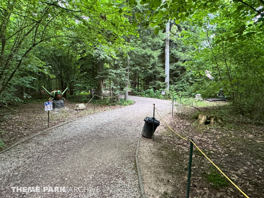 Dinozaurų Parkas at Raubonių Parkas