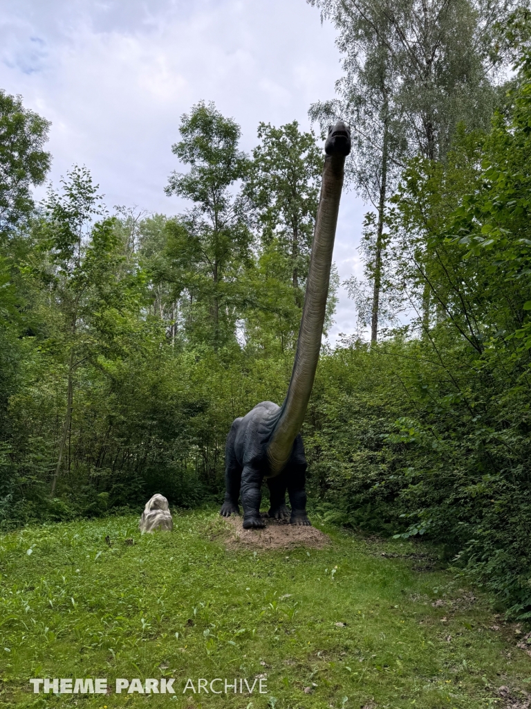 Dinozaurų Parkas at Raubonių Parkas