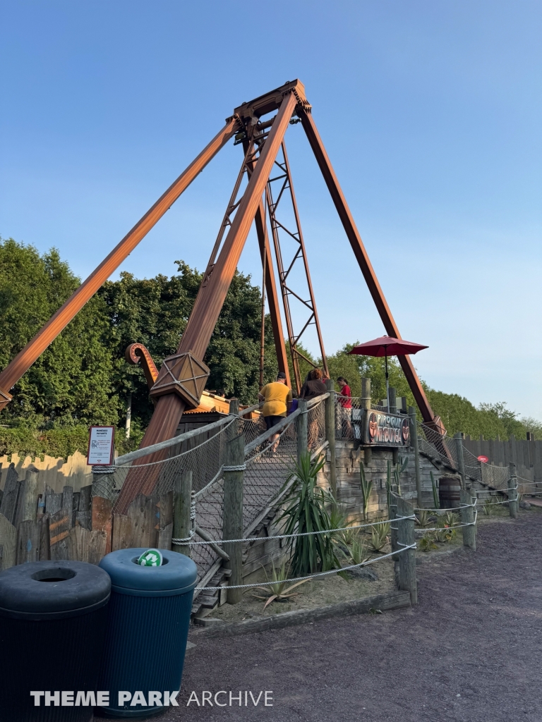 Kimbunga pirogue at Zoo de Granby