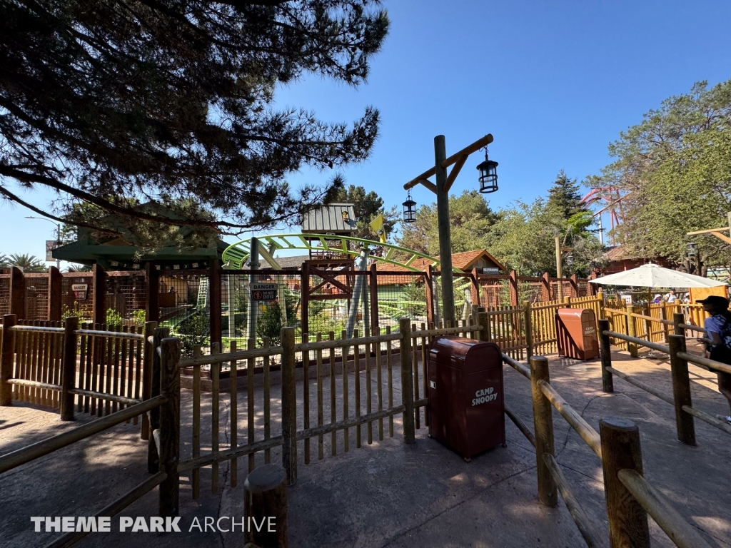 Snoopy's Tenderpaw Twister Coaster at Knott's Berry Farm