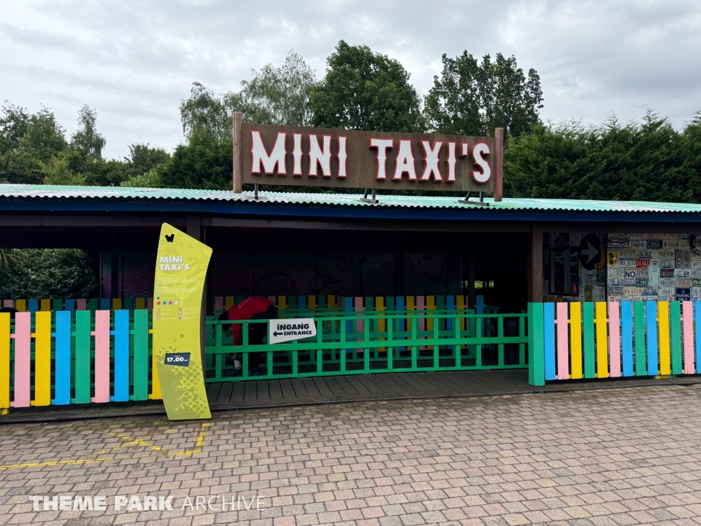 Mini Taxi's at Walibi Holland