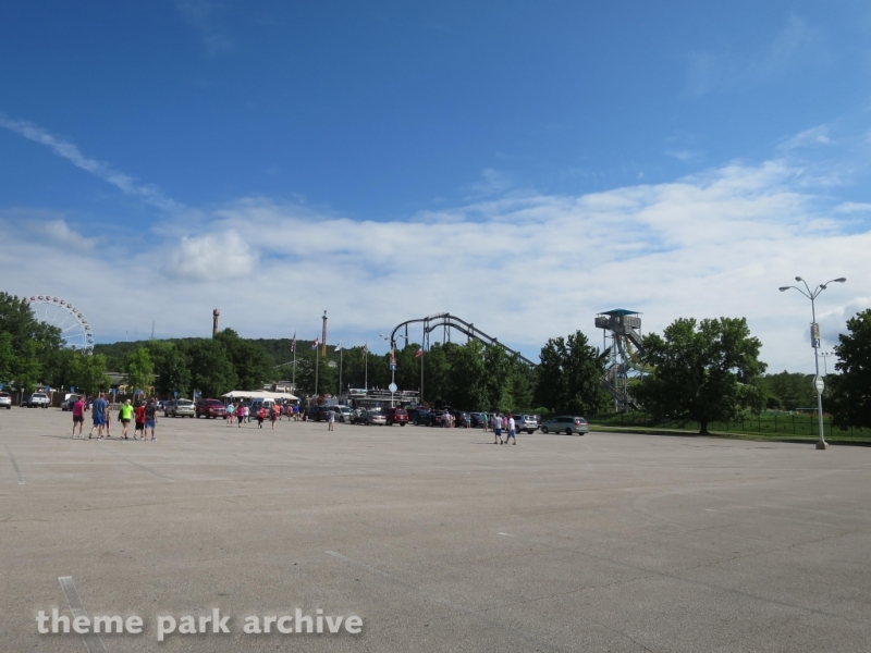 Parking at Six Flags St. Louis | Theme Park Archive