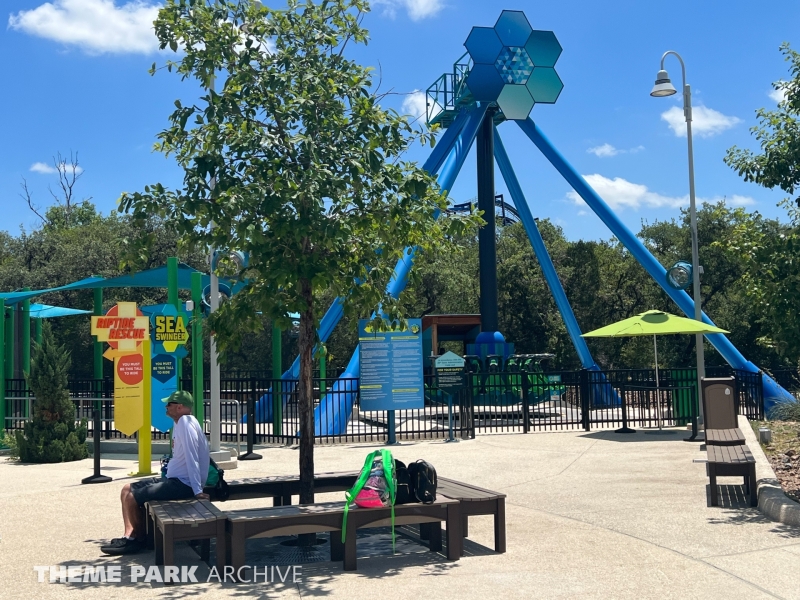 Sea Swinger at SeaWorld San Antonio Theme Park Archive