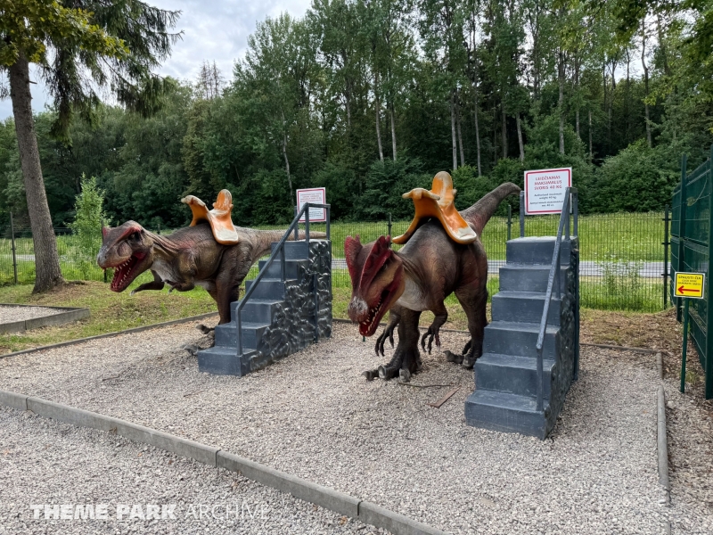 Dinozaurų Parkas at Raubonių Parkas