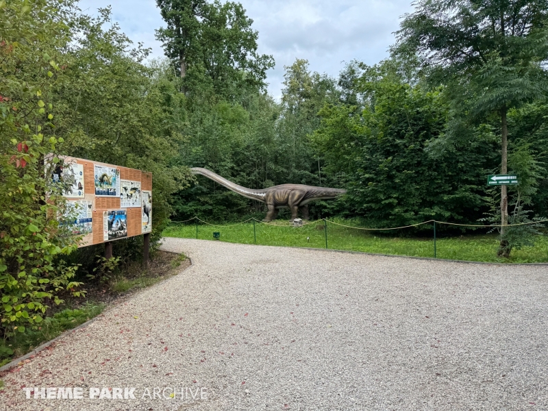 Dinozaurų Parkas at Raubonių Parkas