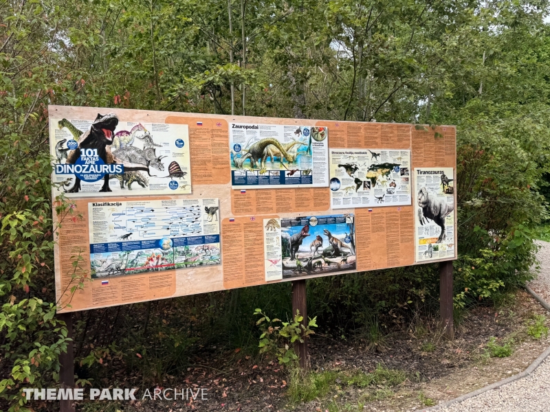 Dinozaurų Parkas at Raubonių Parkas