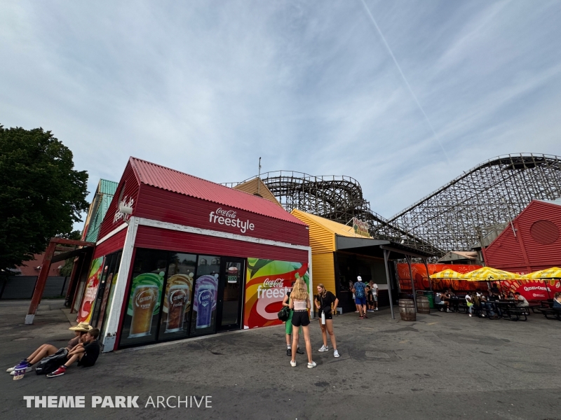 Monstre at La Ronde