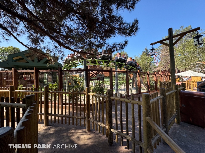 Snoopy's Tenderpaw Twister Coaster at Knott's Berry Farm