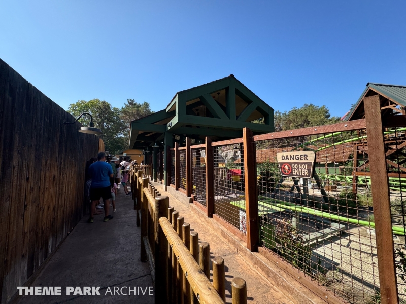 Snoopy's Tenderpaw Twister Coaster at Knott's Berry Farm