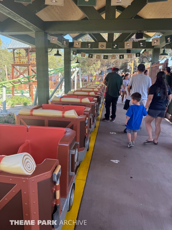 Snoopy's Tenderpaw Twister Coaster at Knott's Berry Farm