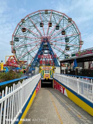 Deno's Wonder Wheel Amusement Park